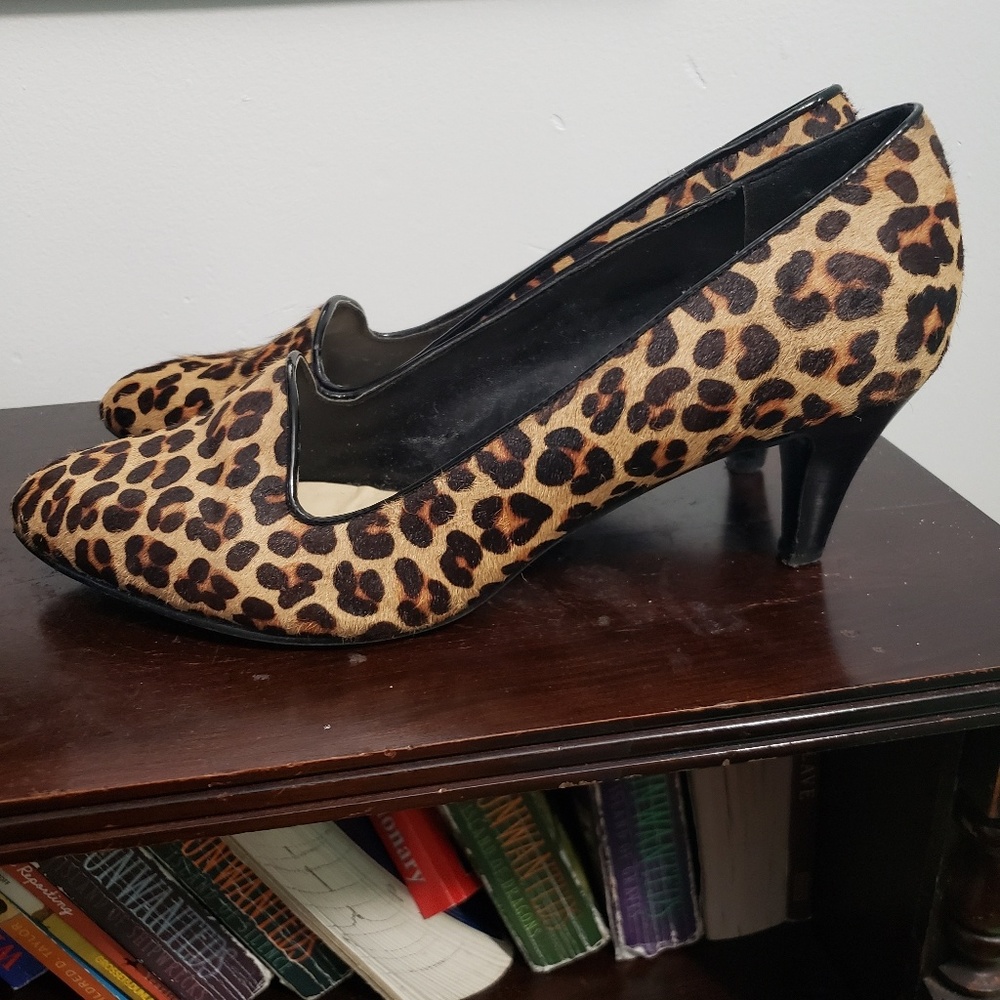 Shoes - Picture 2 of 7